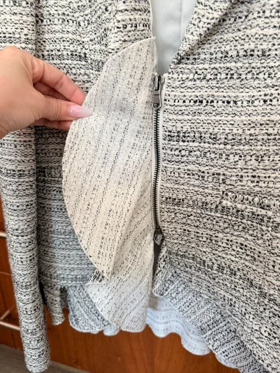 NWT RED Valentino Tweed Ruffle Hem Blazer Jacket- 38 - Picture 10 of 13